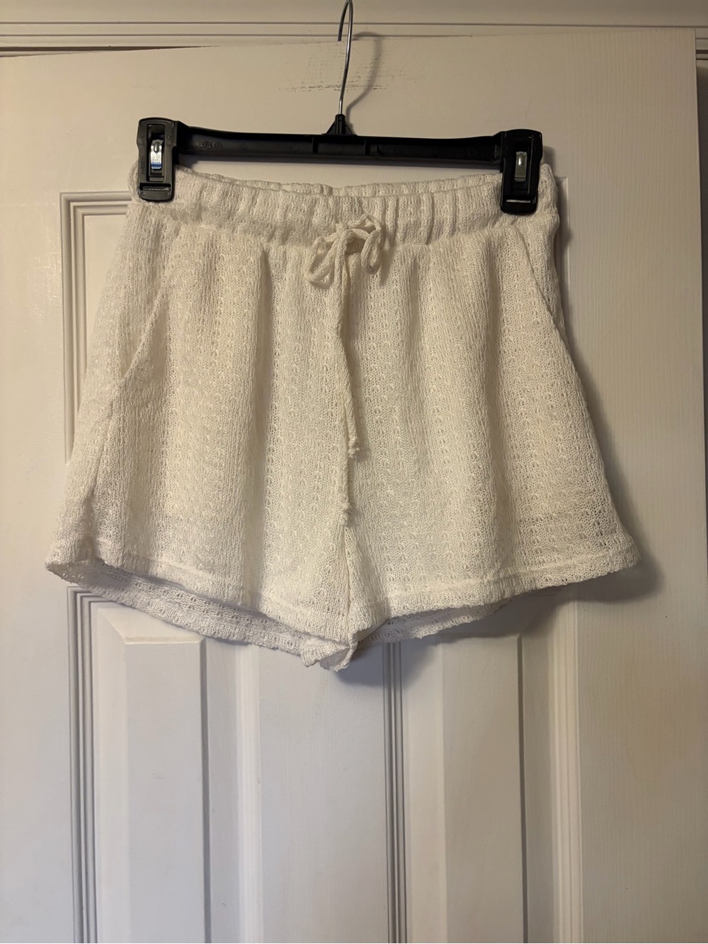 Gilli Ivory Lace Tie Waist NWT           Cover Up/Lounge Shorts Size S